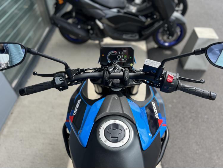 SUZUKI GSX-8S