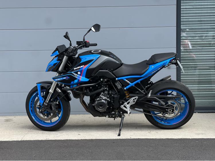 SUZUKI GSX-8S