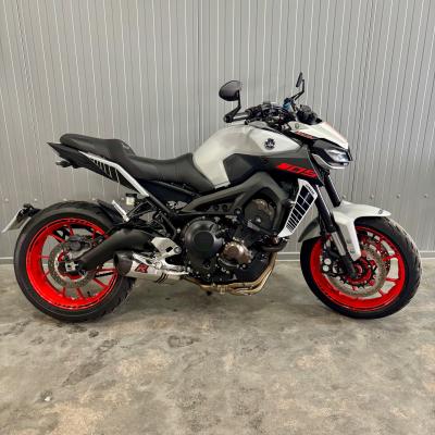 YAMAHA MT-09