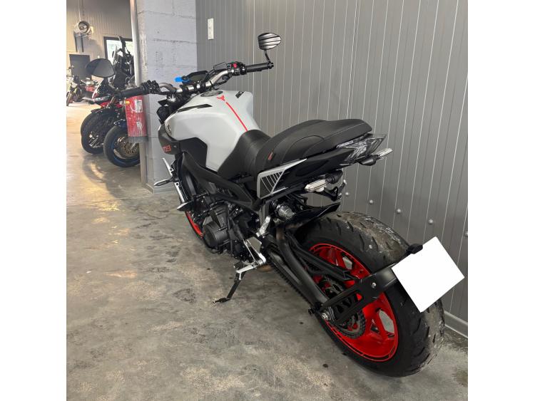 YAMAHA MT-09