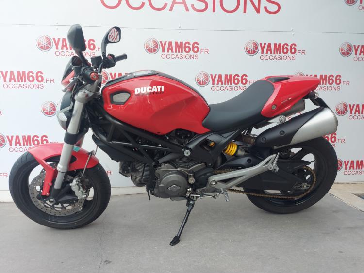 DUCATI 696 MONSTER