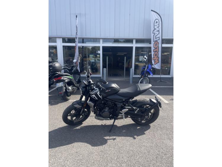 TRIUMPH TRIDENT 660