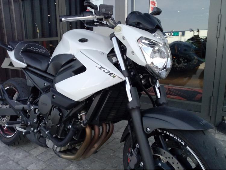 YAMAHA XJ6 