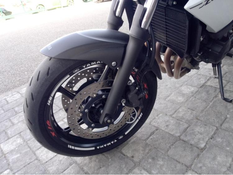 YAMAHA XJ6 