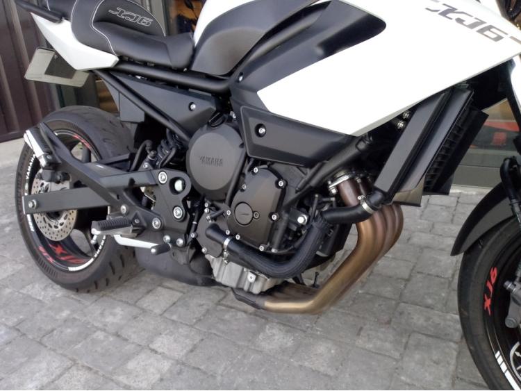 YAMAHA XJ6 