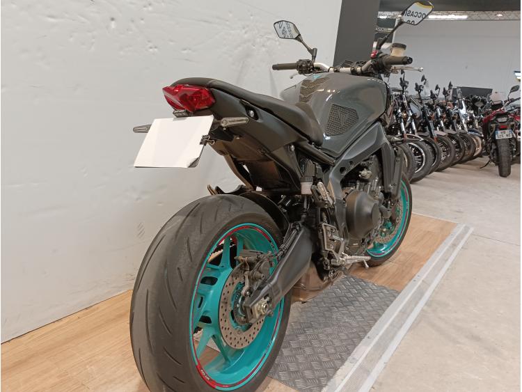YAMAHA MT 09