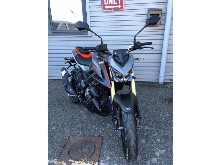 QJ MOTOR SRK 125 S