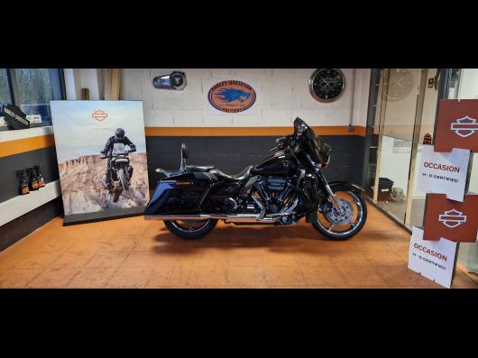 HARLEY-DAVIDSON TOURING STREET GLIDE 1800 CVO