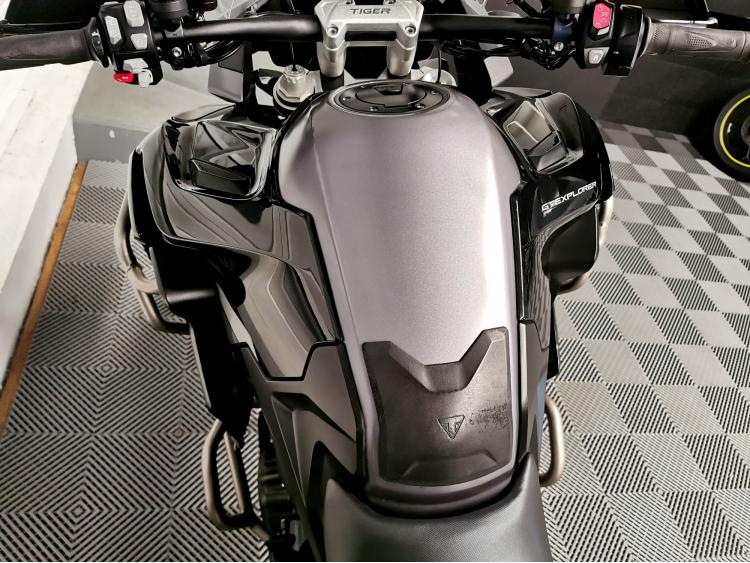 TRIUMPH TIGER 1200 GT EXPLORER - 1ERE MAIN