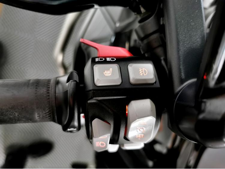 TRIUMPH TIGER 1200 GT EXPLORER - 1ERE MAIN