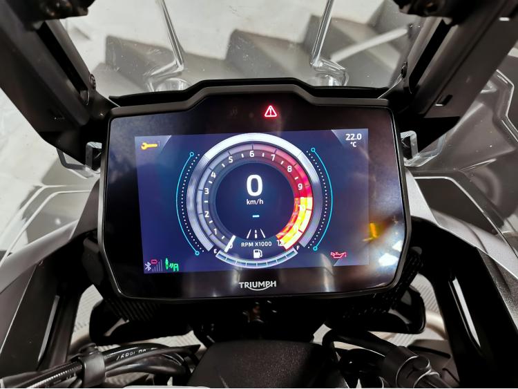 TRIUMPH TIGER 1200 GT EXPLORER - 1ERE MAIN