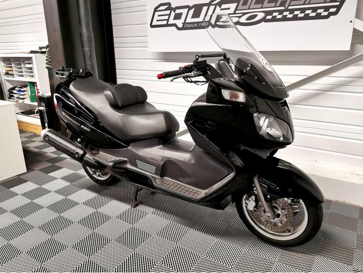 SUZUKI BURGMAN 650 - RESERVE A PRO