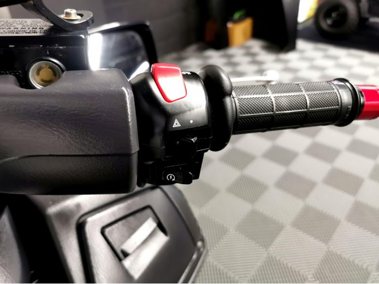 SUZUKI BURGMAN 650 - RESERVE A PRO