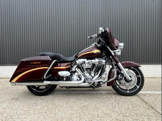 HARLEY-DAVIDSON TOURING STREET GLIDE 1800 CVO