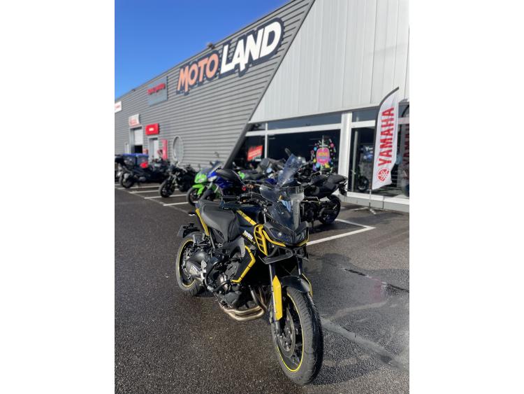YAMAHA MT-09