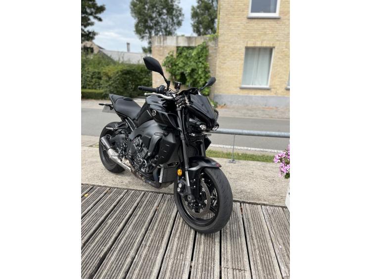 YAMAHA MT-10