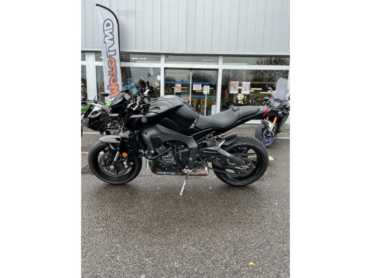 YAMAHA MT-10