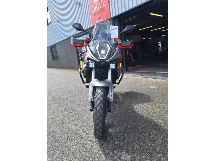 QJ MOTOR SRT 600 SX TOURING + VALISES - NEUVE - 0KM