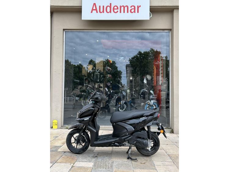 YAMAHA RayZR 125