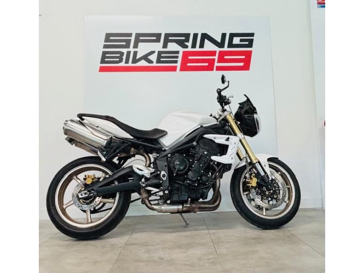 TRIUMPH STREET TRIPLE 675