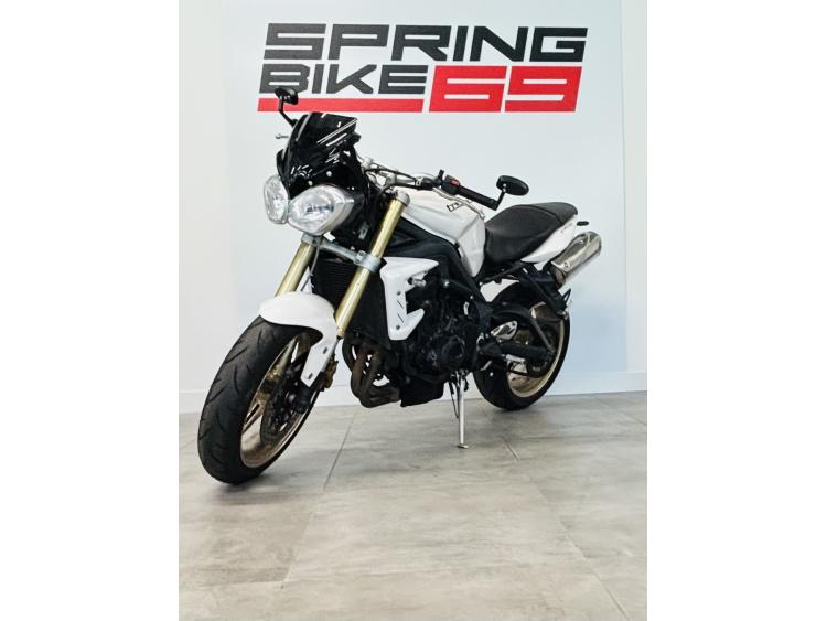 TRIUMPH STREET TRIPLE 675