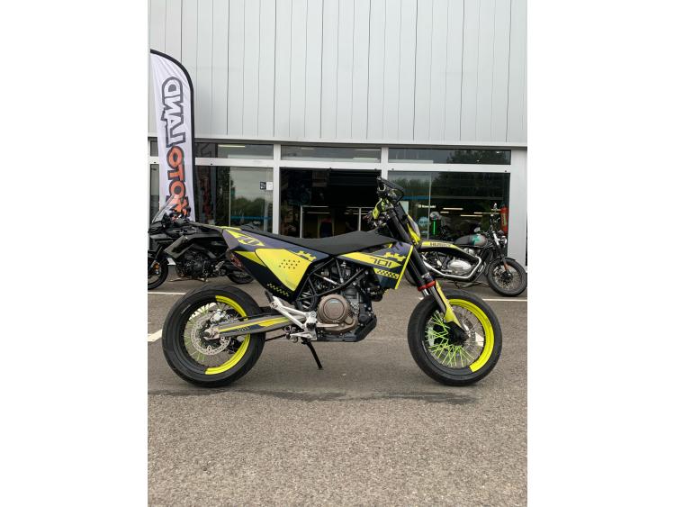 HUSQVARNA 701 SUPERMOTO