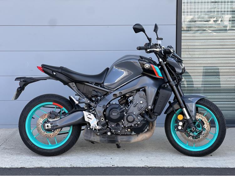 YAMAHA MT-09 