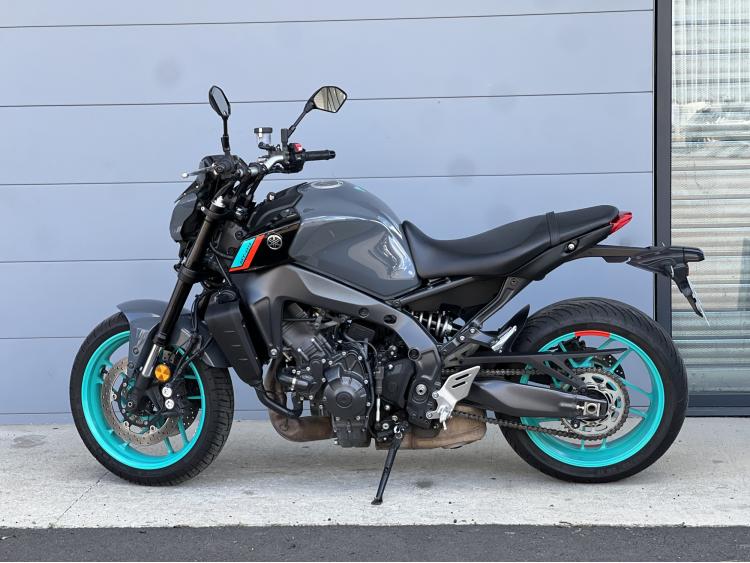 YAMAHA MT-09 