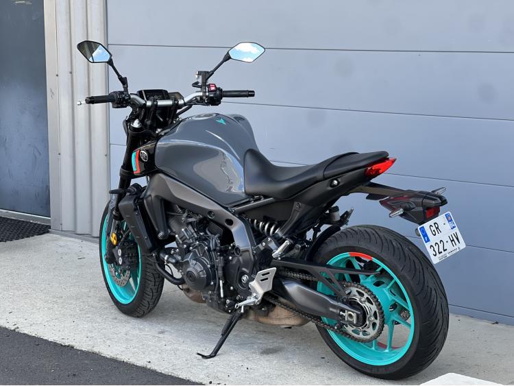 YAMAHA MT-09 