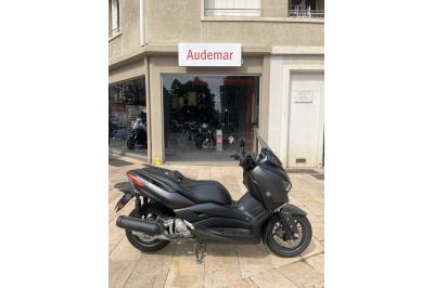 YAMAHA XMAX 125