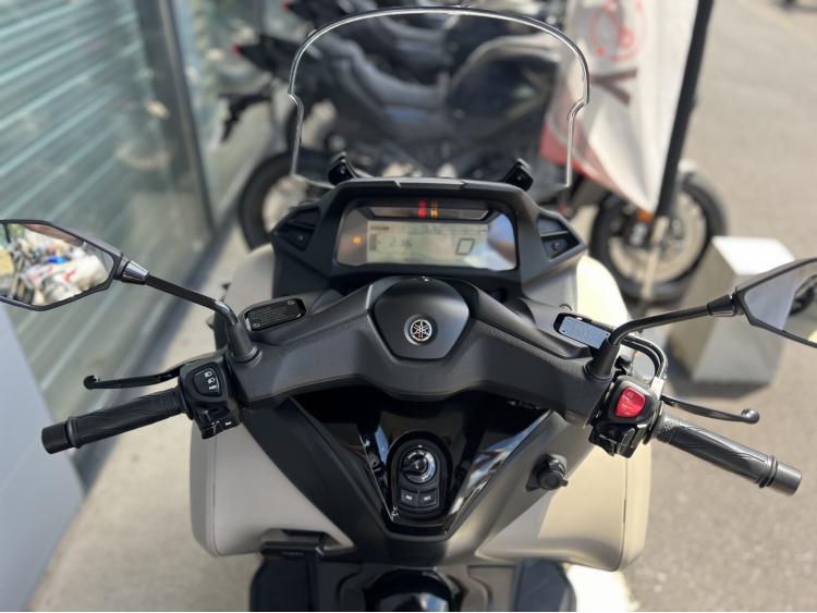 YAMAHA TRICITY 300