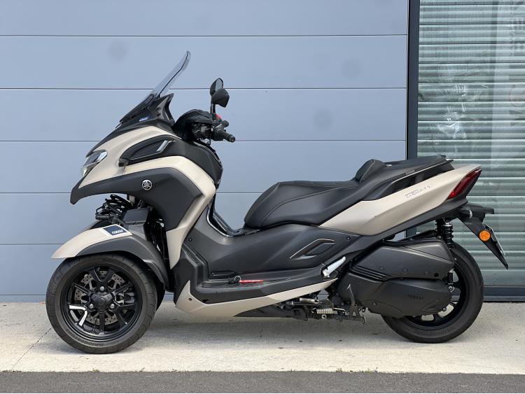 YAMAHA TRICITY 300
