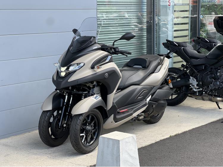 YAMAHA TRICITY 300