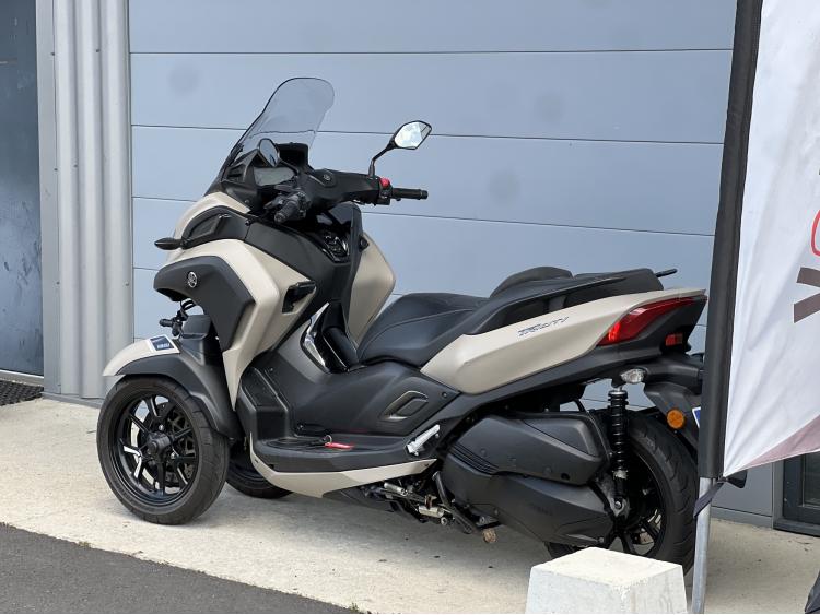 YAMAHA TRICITY 300