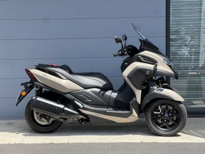 YAMAHA TRICITY 300