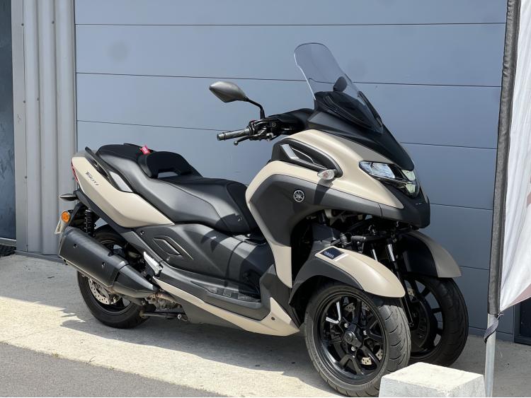 YAMAHA TRICITY 300