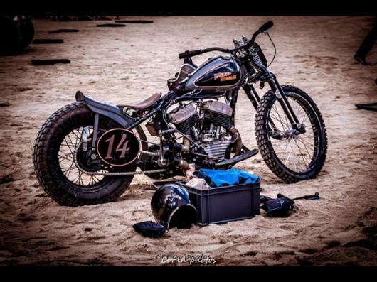 HARLEY-DAVIDSON FLAT HEAD 750