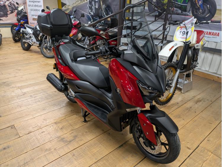 YAMAHA XMAX 125