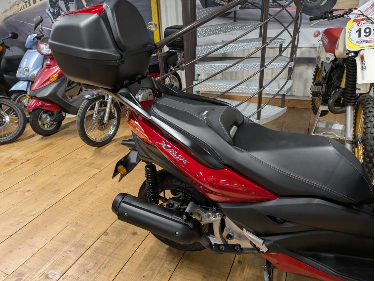 YAMAHA XMAX 125