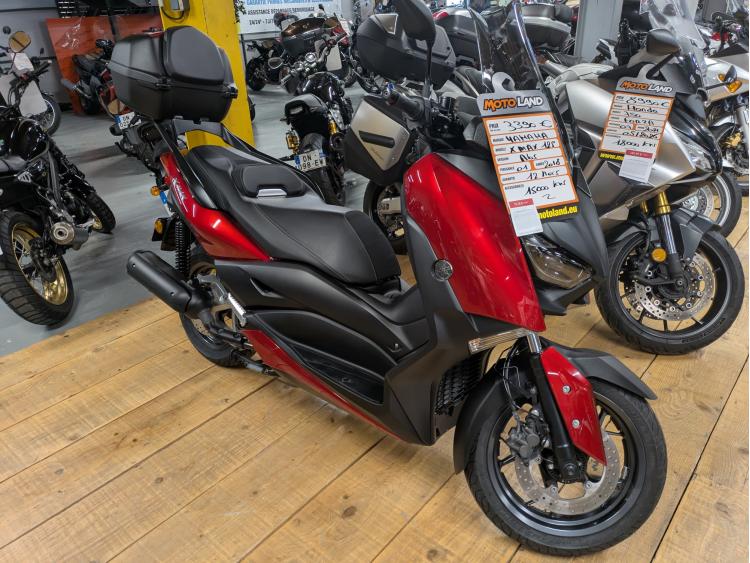 YAMAHA XMAX 125