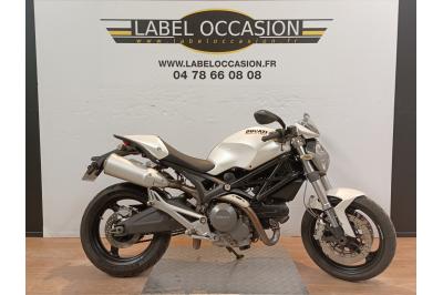 DUCATI MONSTER 696