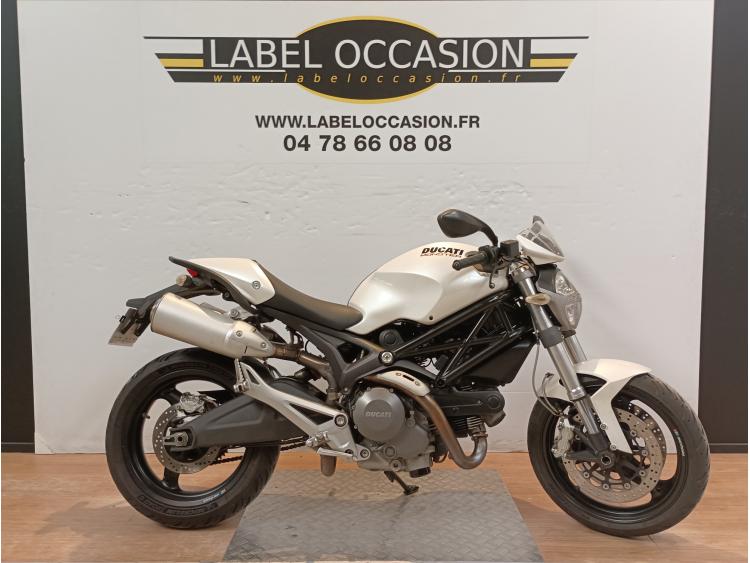 DUCATI MONSTER 696