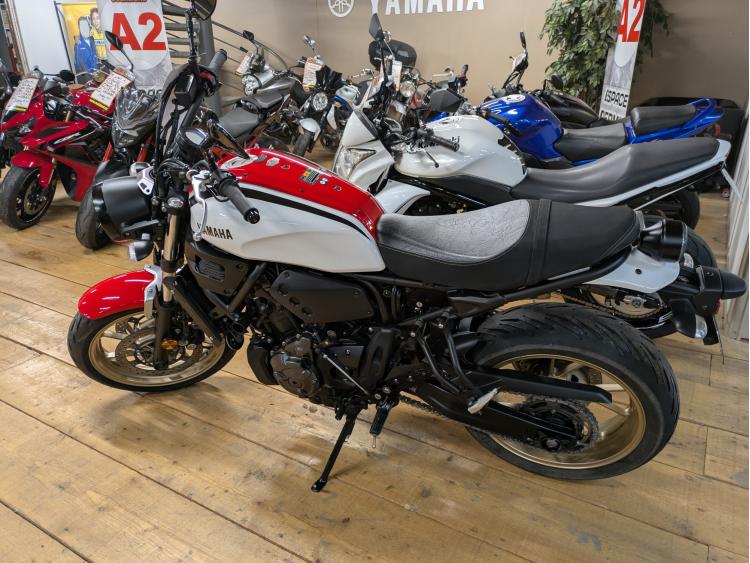 YAMAHA XSR 700
