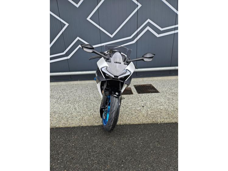 CF MOTO 675SR-R Dispo Noir/ Gris ou Blanc