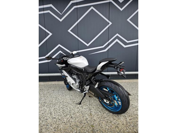 CF MOTO 675SR-R Dispo Noir/ Gris ou Blanc