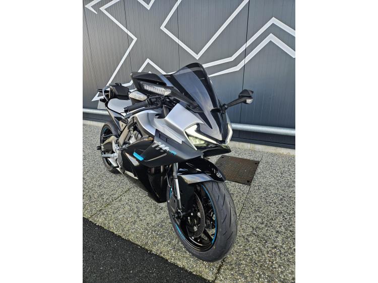 CF MOTO 675SR-R Dispo Noir ou Gris