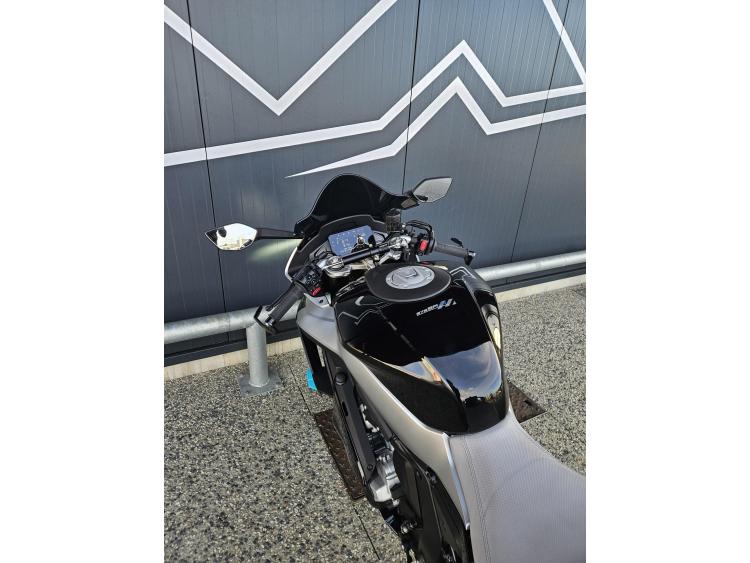 CF MOTO 675SR-R Dispo Noir ou Gris