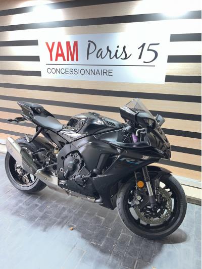 YAMAHA YZF 1000 R1