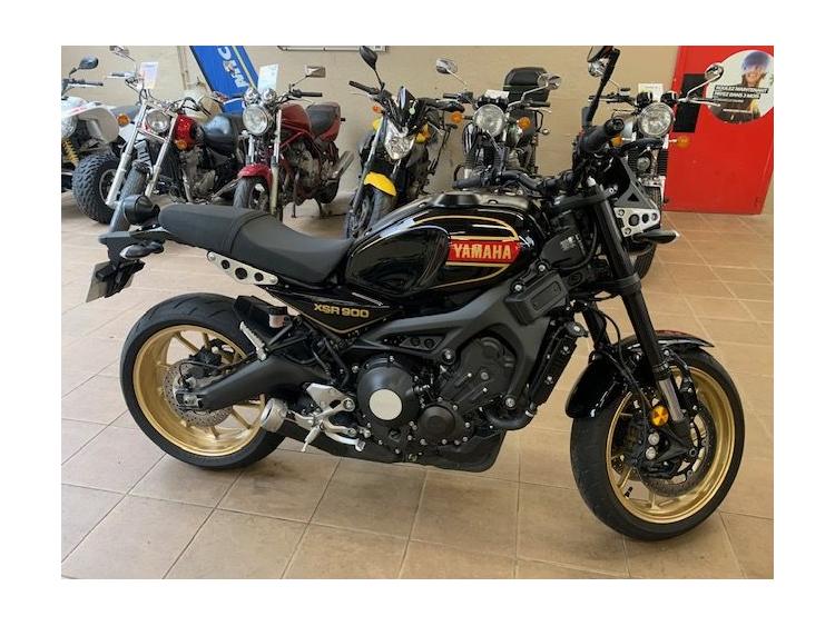 YAMAHA XSR 900