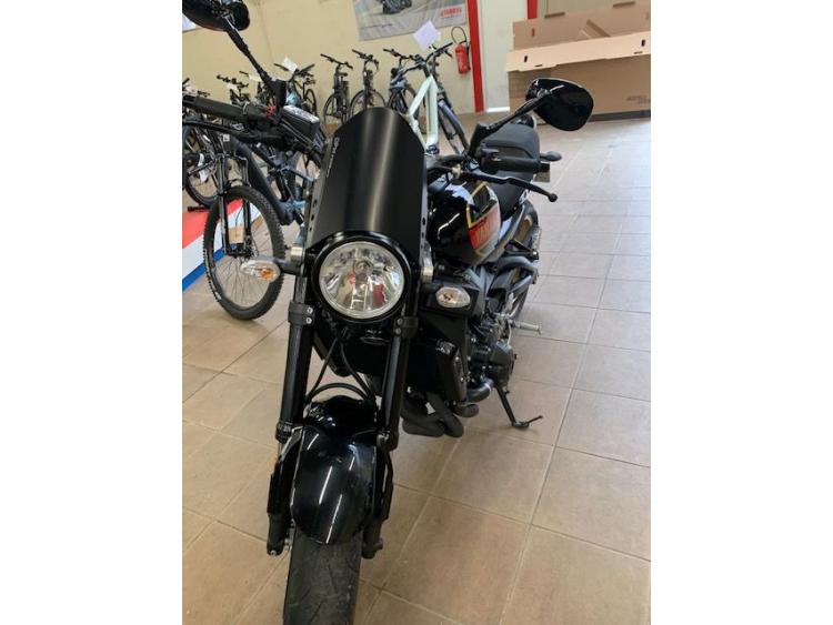 YAMAHA XSR 900